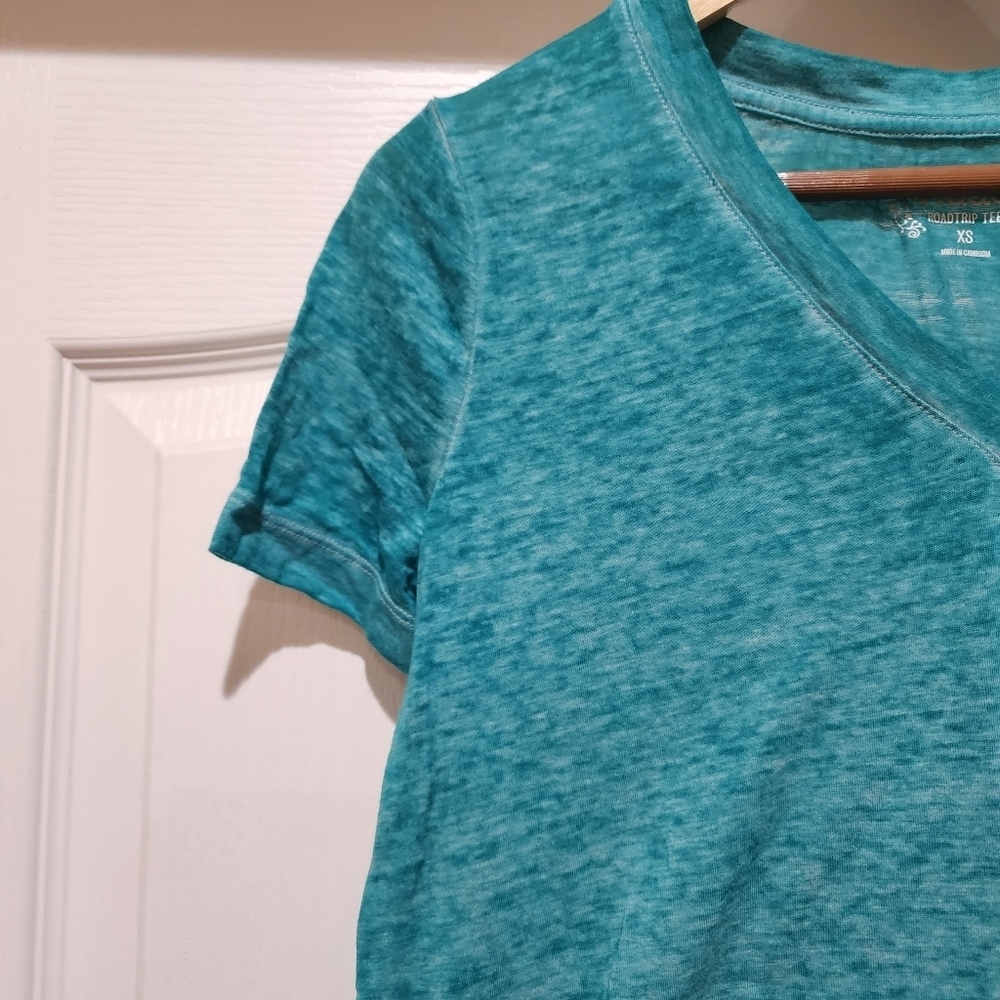 Mudd Roadtrip short sleeve vneck tee Size XS - Picture 3 of 9